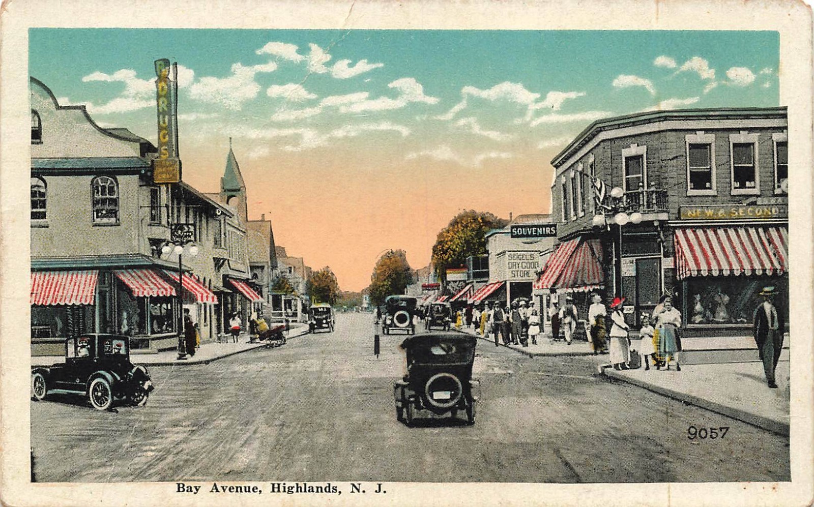 NEW JERSEY POSTCARD STREET SCENE OF DRUG STORE, GROCERY BAY AVENUE, HIGHLANDS NJ
