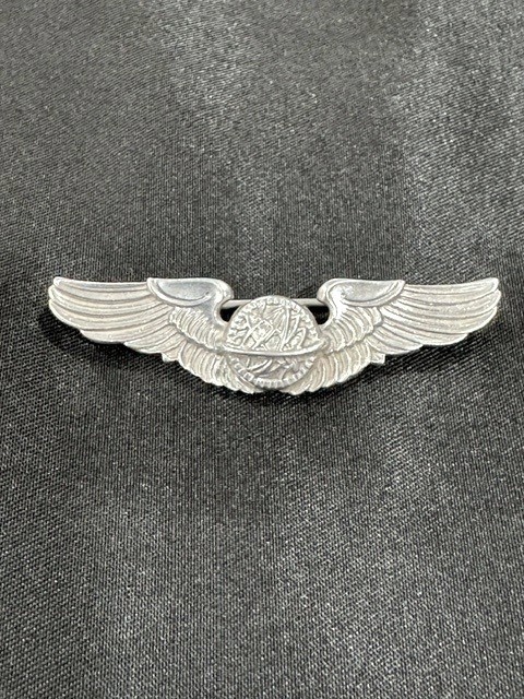 VINTAGE - WWII USAAF Navigator Wings Pin - 2\