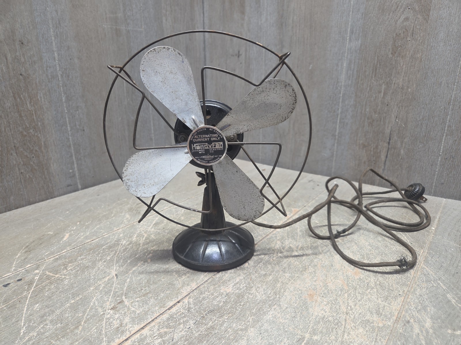 Vintage HANDY FAN by CHICAGO ELECTRIC MFG. CO. (Works Read)