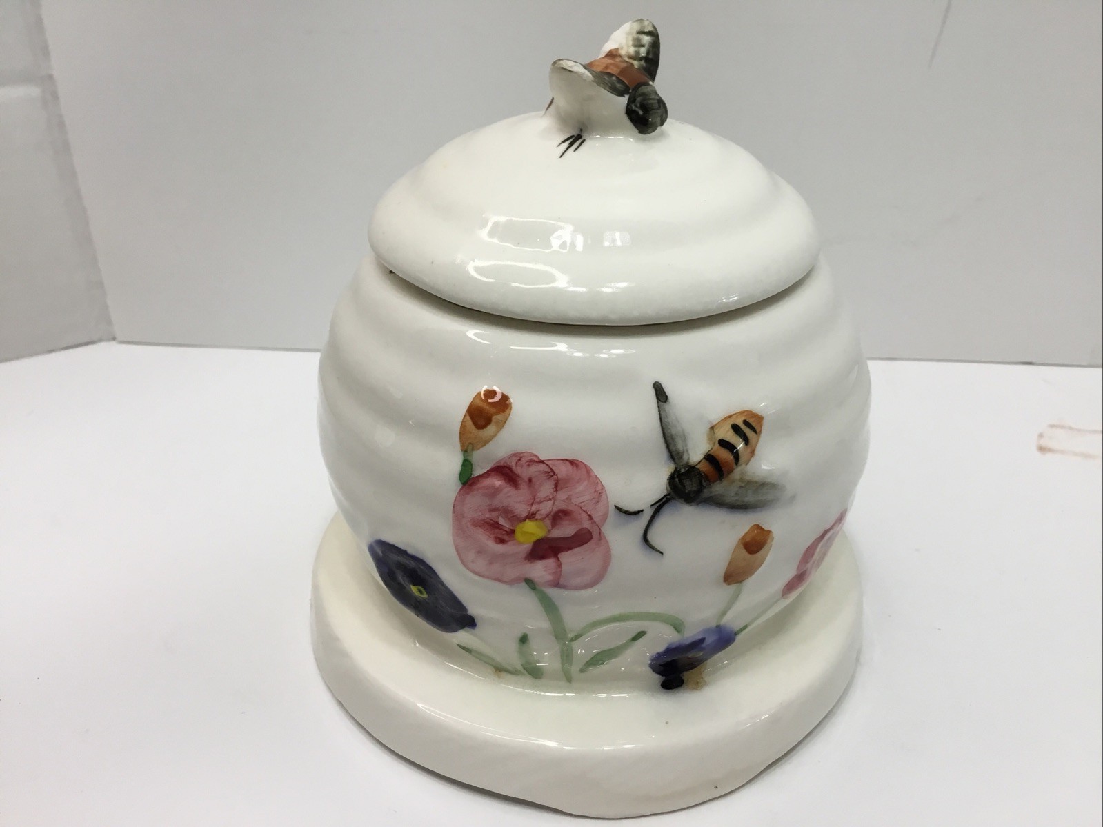 Vtg Beehive Ceramic Honey Pot 3.5 X 4
