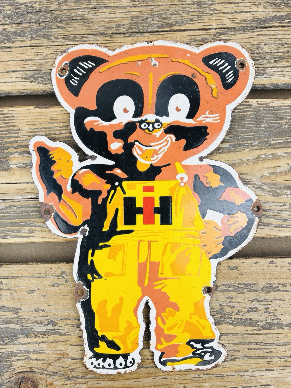 VINTAGE IH INTERNATIONAL HARVESTER BEAR PUMP STATION PORCELAIN GAS OIL SIGN