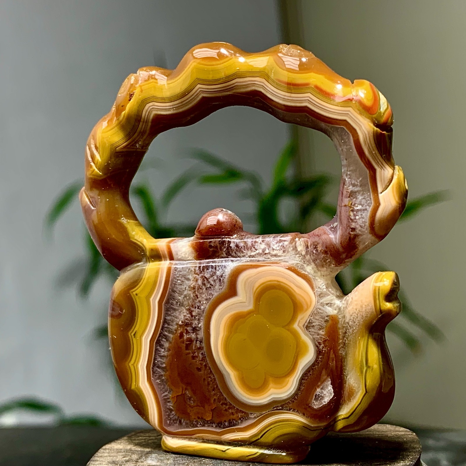 47gNatural Beautiful Agate Quartz Teapot Gemstone