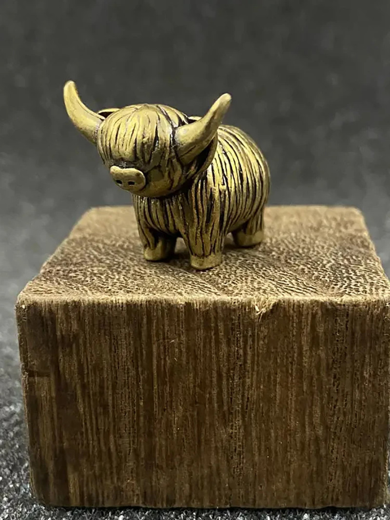 Vintage Solid Copper Miniature Highland Cow Desk & Tea Pet Ornament
