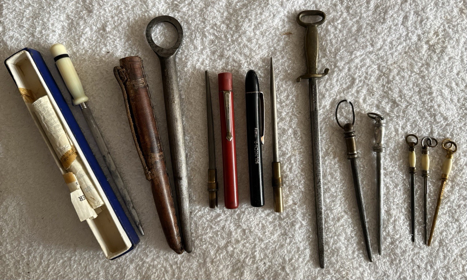 VINTAGE ANTIQUE LOT OF 10 HONING STEELS, POCKET STEELS MINIATURE F DICK ETC. VINTAGE ANTIQUE LOT OF 10 HONING STEELS, POCKET STEELS MINIATURE F DICK ETC.