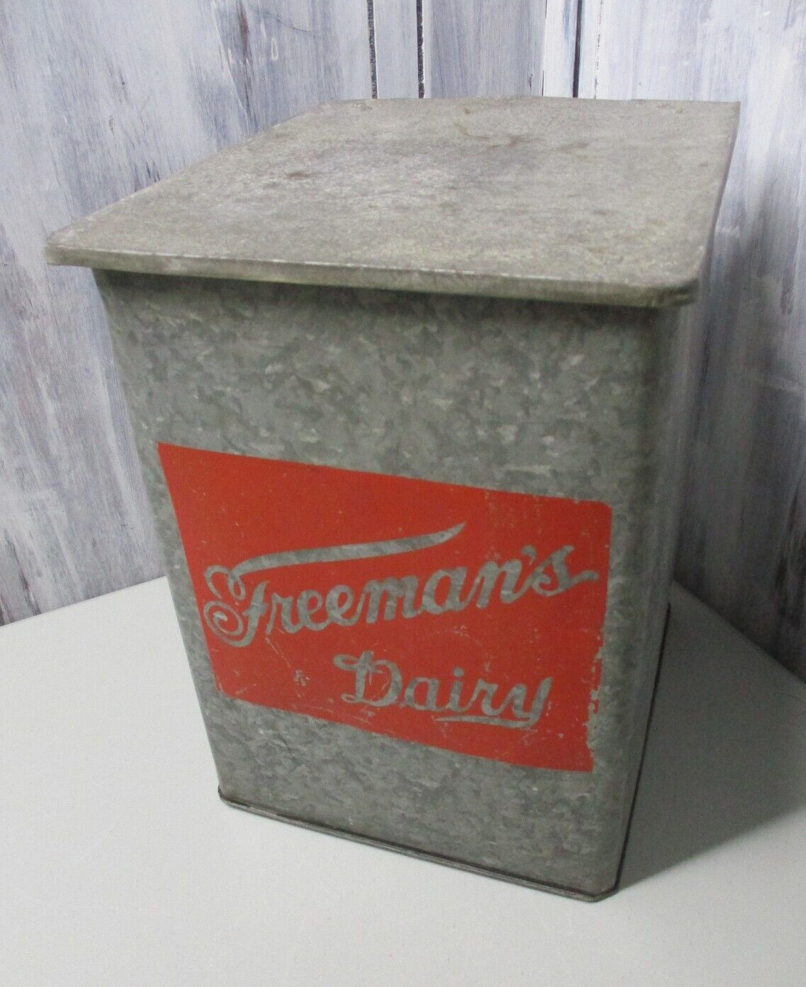 Freeman's Dairy Allentown PA Galvanized Embossed Milk Box/Cooler/Bottle/Milkman