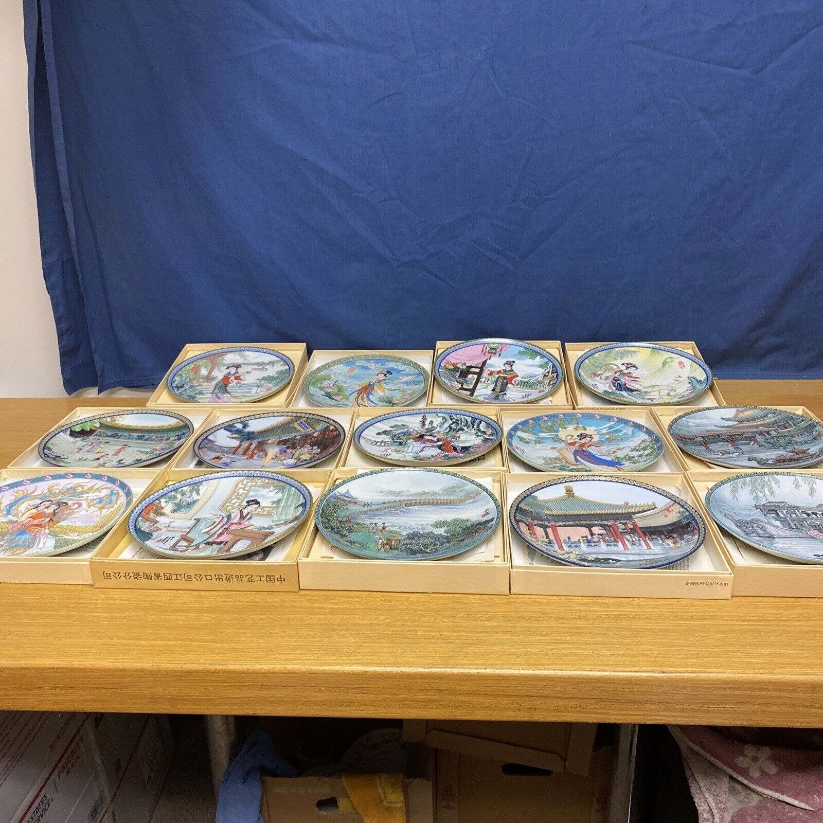 14 Beauties of the Red Mansion 1980s Imperial Jingdezhen Porcelain Plates (4427)