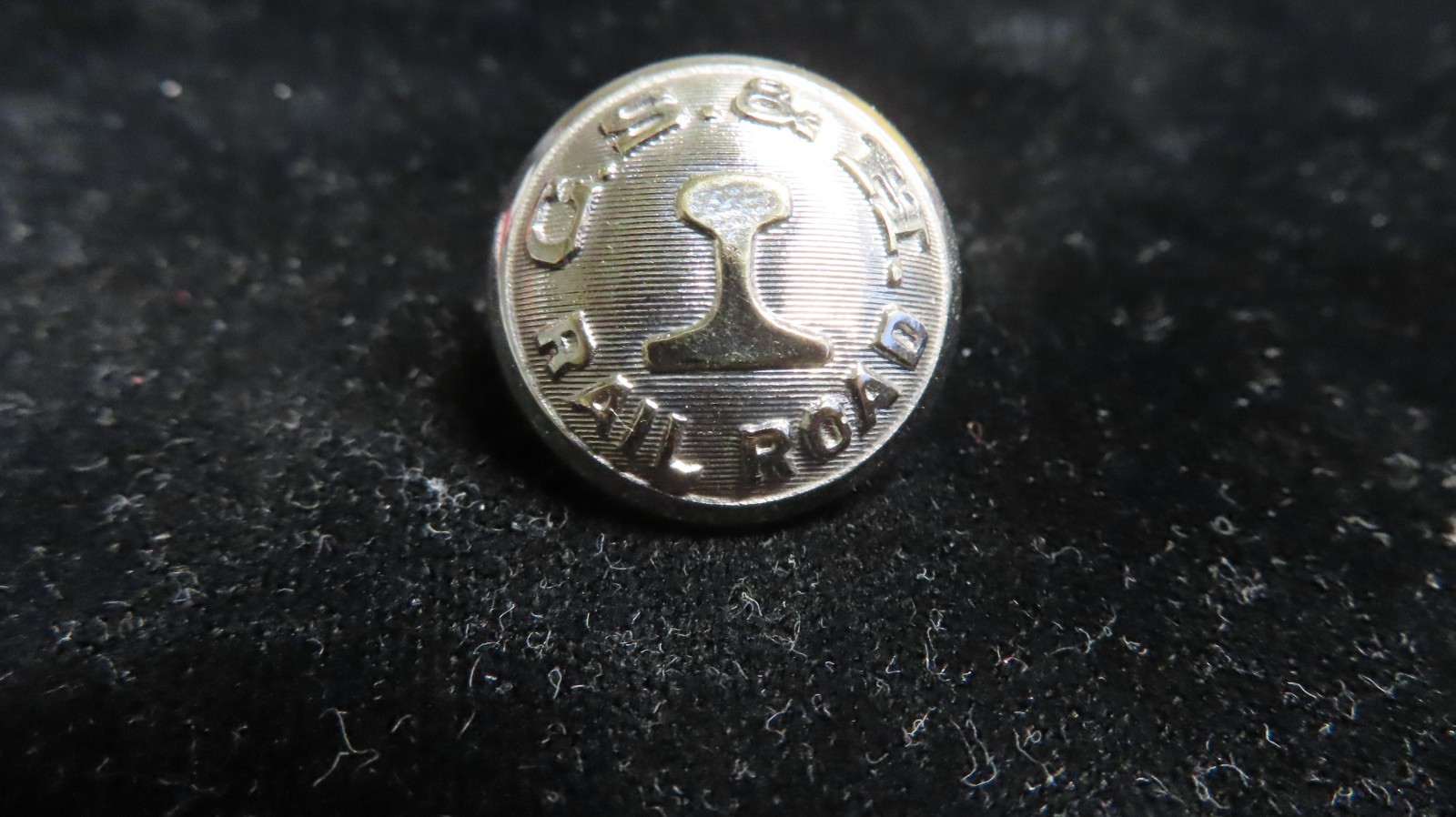 RARE  20mm Columbus, Sandusky & Hocking Uniform Button 421 Vancourt's #
