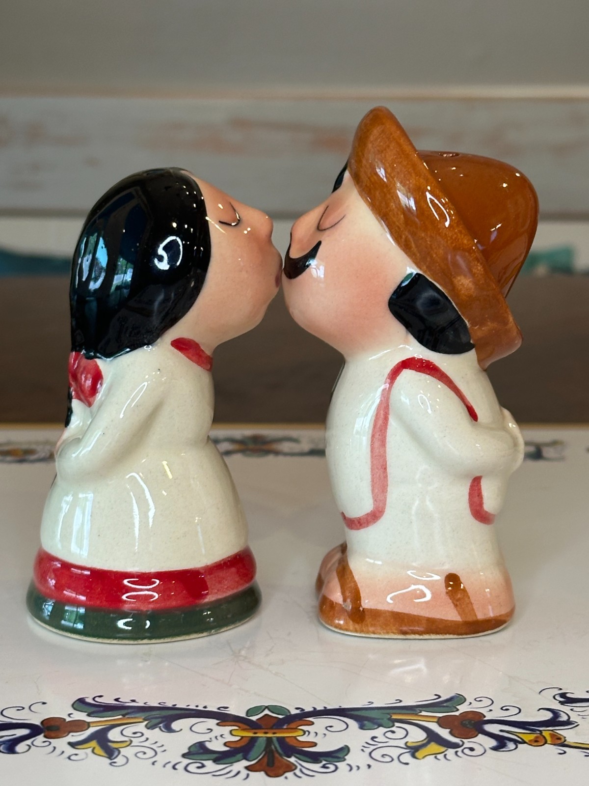 vintage ceramic kissing couple salt and pepper shakers