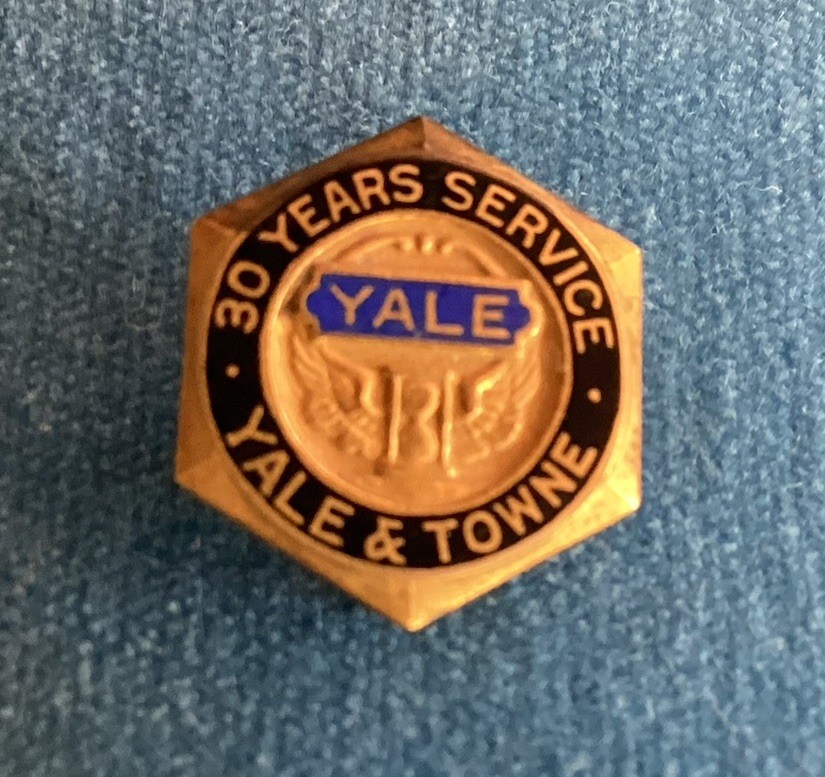 Vtg Yale & Towne 10k Gold Lapel Pin 30 Years Of Service Whitehead & Hoag Enamel