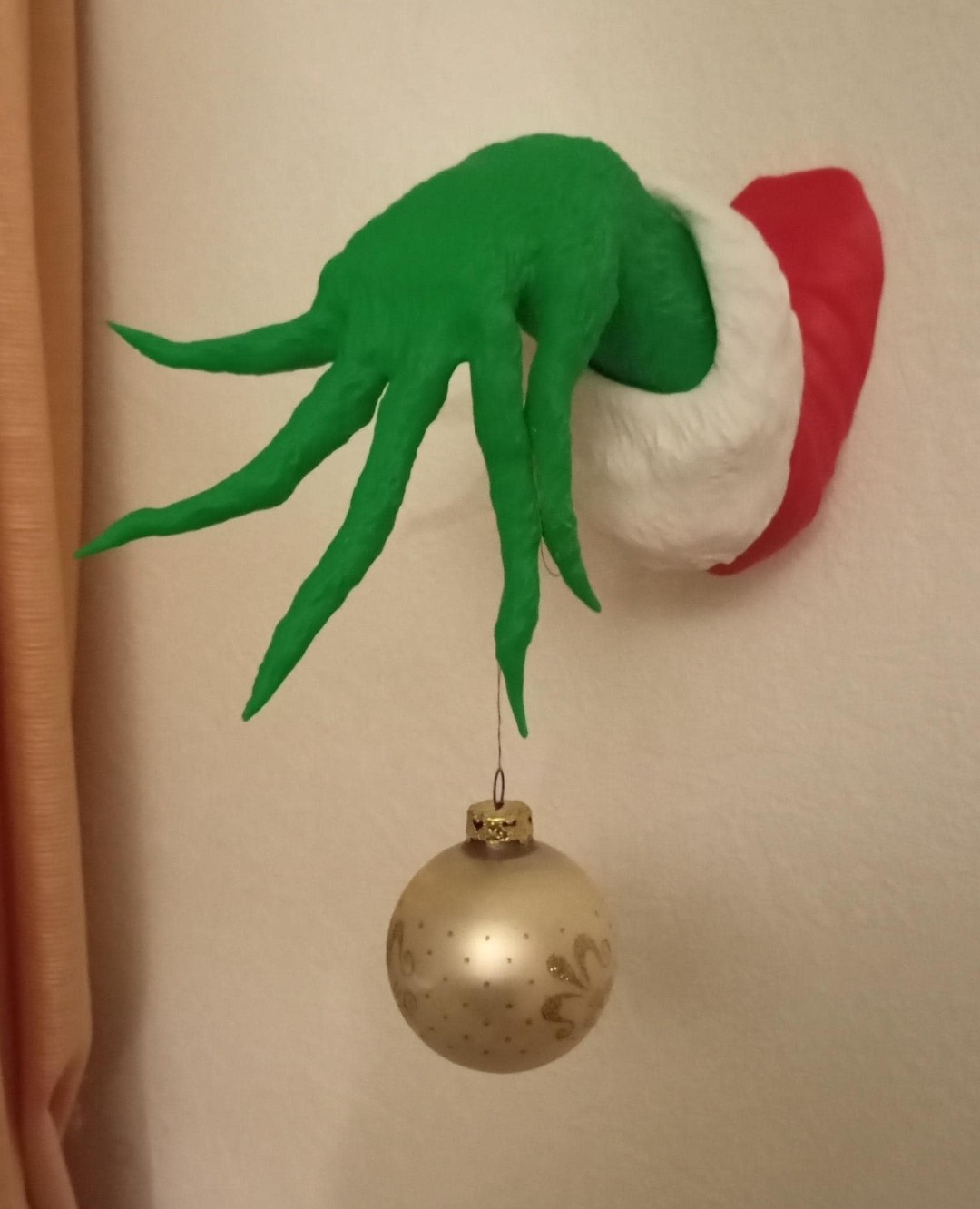Grinch Arm/Hand - Christmas Decor Ornament holder