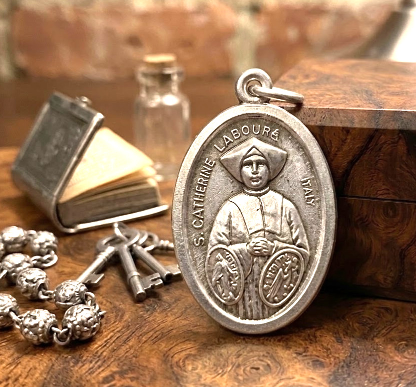 Vintage St. Catherine Labouré Pray For Us Medal Pendant – Miraculous Medal Patro Vintage St. Catherine Labouré Pray For Us Medal Pendant – Miraculous Medal Patro