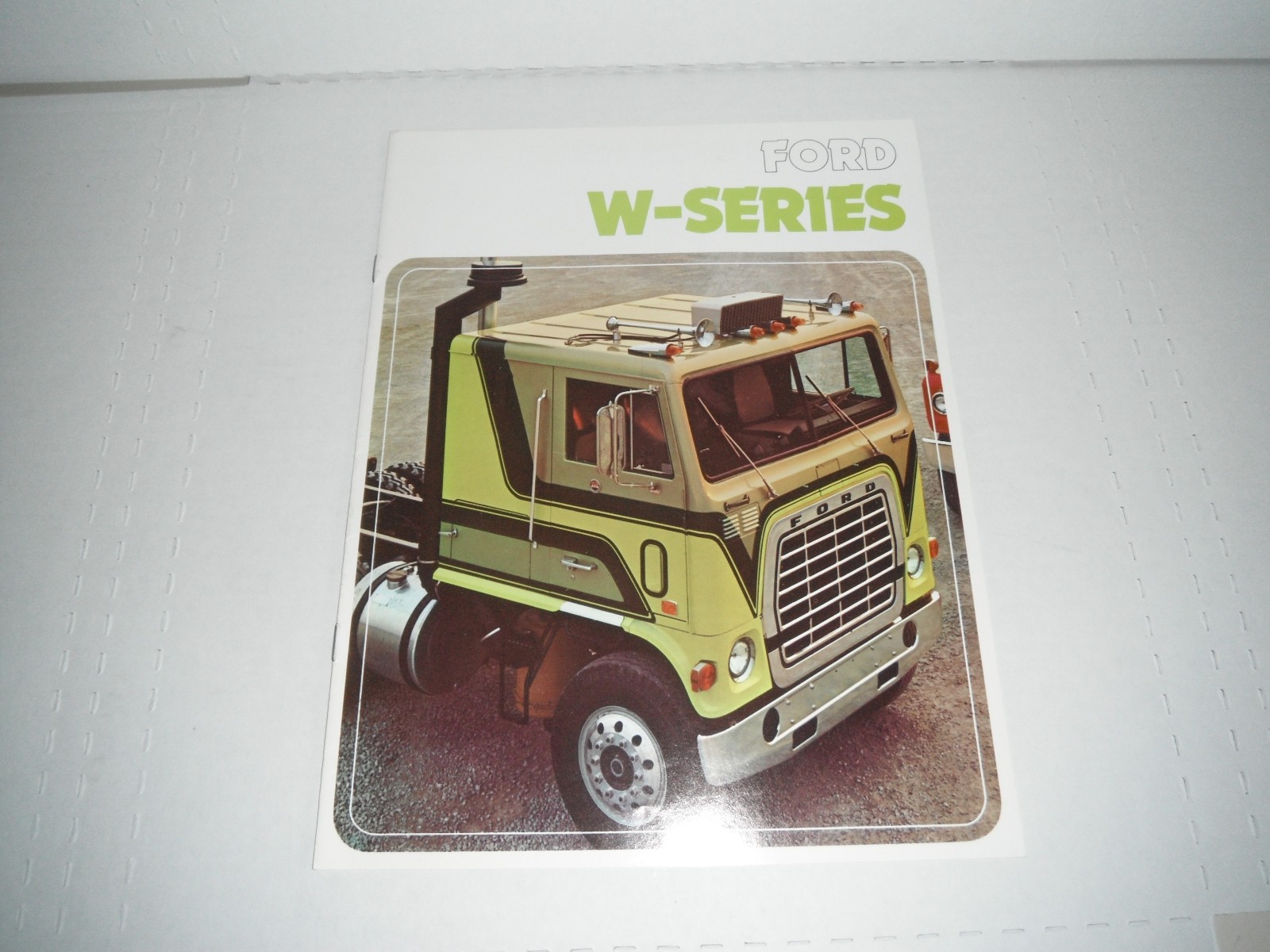 1975 Ford W-Series Truck Brochure COE Semi W-WT-9000 Excellent Original nos