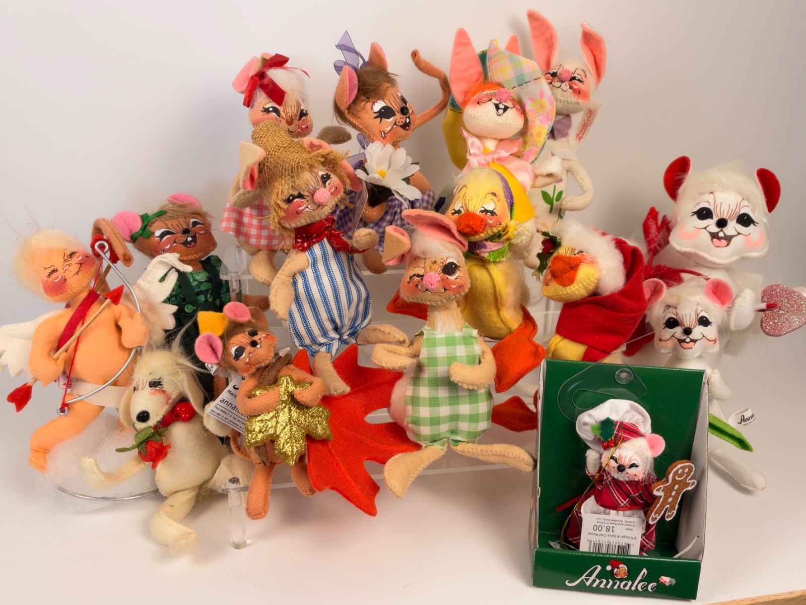 Lot of 15 Annalee Dolls Vtg Holiday Seasonal Mice Bunny Easter Christmas Fall