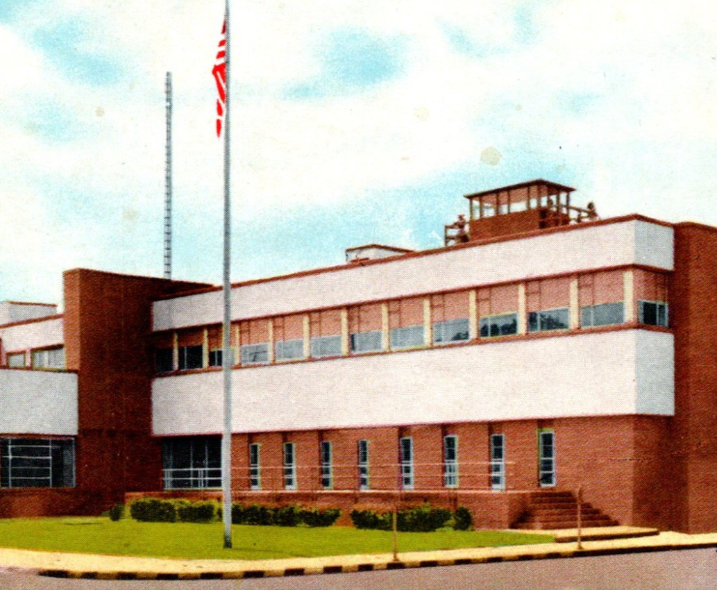 * VTG Postcard City Hall Pekin IL c1945 Postcard