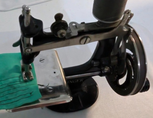 SINGER 20 SewHandy 1900's Collector Sews Great Rarest of Singer 20-1 maybe J-1