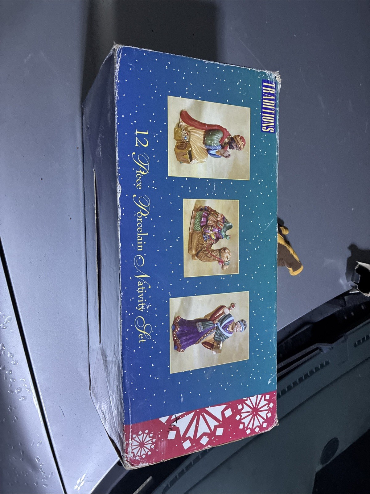 Kirkland Traditions 12 Piece Porcelain Nativity Set #75177 In Original Box