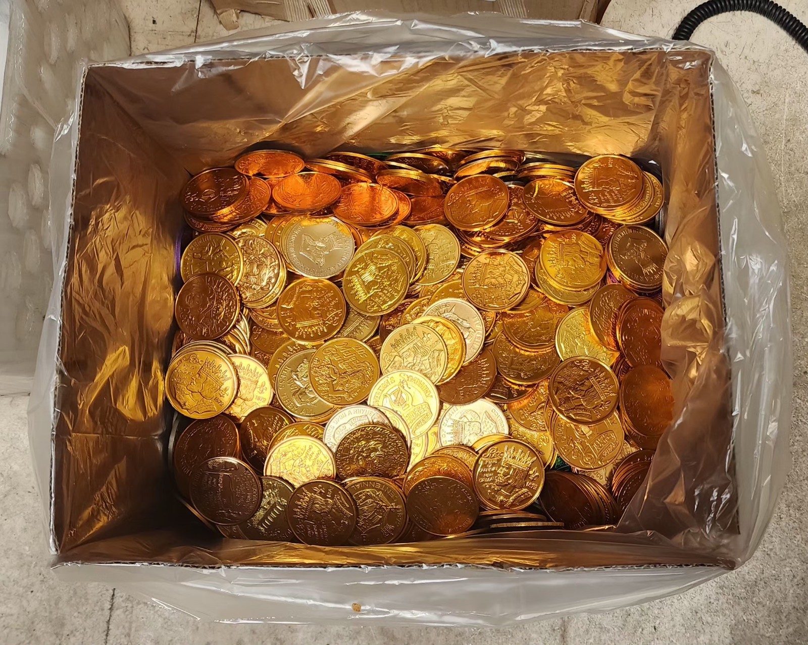 15 lbs of  Gold Aluminum Krewe of Rex Bulk ONLY Mardi Gras Doubloons