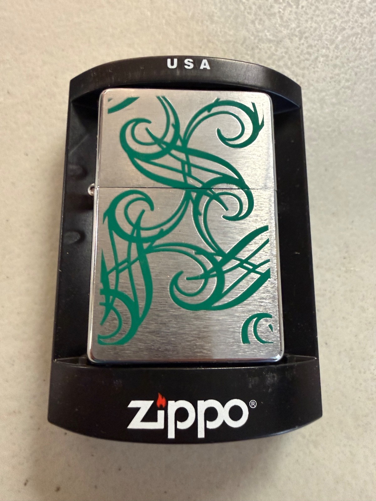 2006 ZIPPO 1937 VINTAGE SERIES GREEN SCROLL BRUSHED CHROME J 06 SEALED