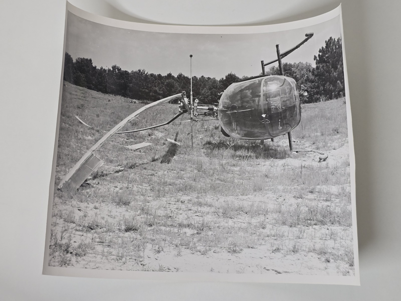 Original 8x10 Bell H-13 Sioux Crash Intact Bubble Canopy Photo 1950s Wreck Scene