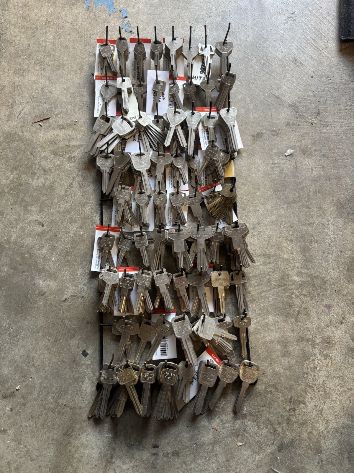 Lot of Assorted Uncut Key Blanks Ilco Curtis Cole Do It Best Locksmith Keys