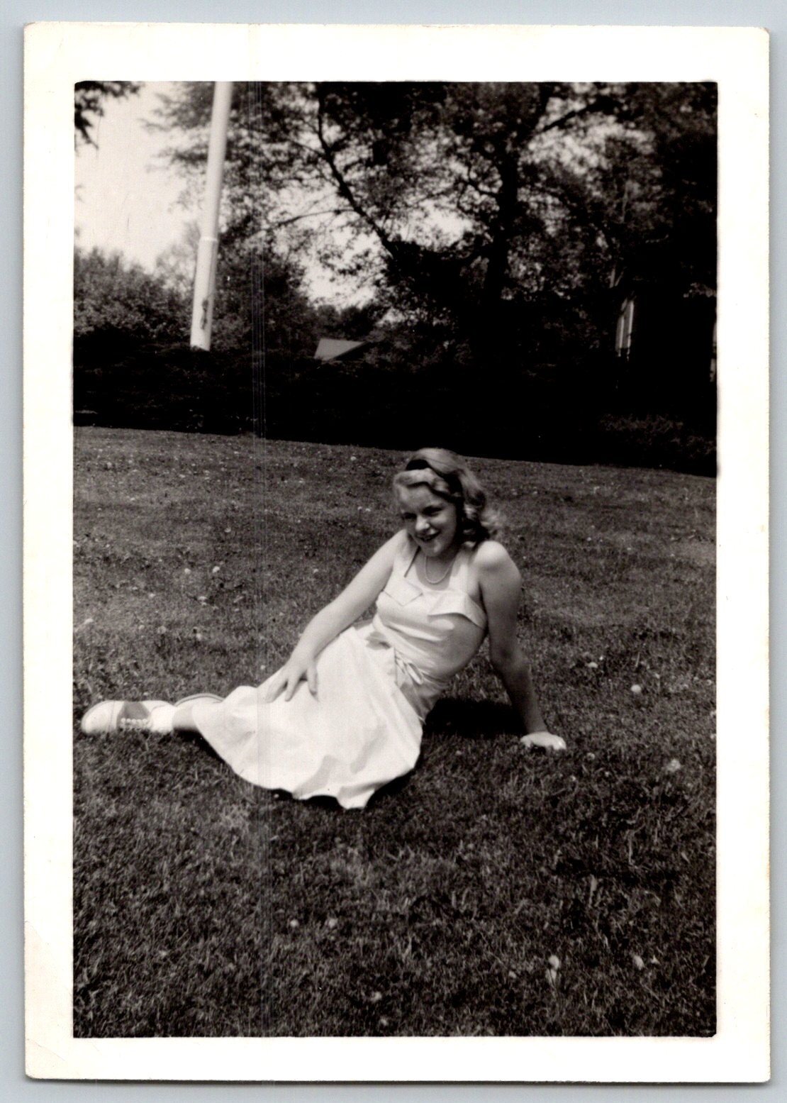 Vintage 1940s 1950s Photo Snapshot Pinup Girl Lawn Dress Saddle Shoes Fashion Vintage 1940s 1950s Photo Snapshot Pinup Girl Lawn Dress Saddle Shoes Fashion