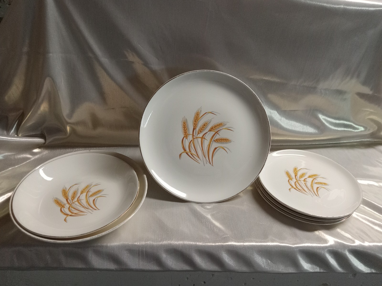 6 Piece Vintage  Golden Wheat Pattern- Made In USA- 22K GOLD TRIM