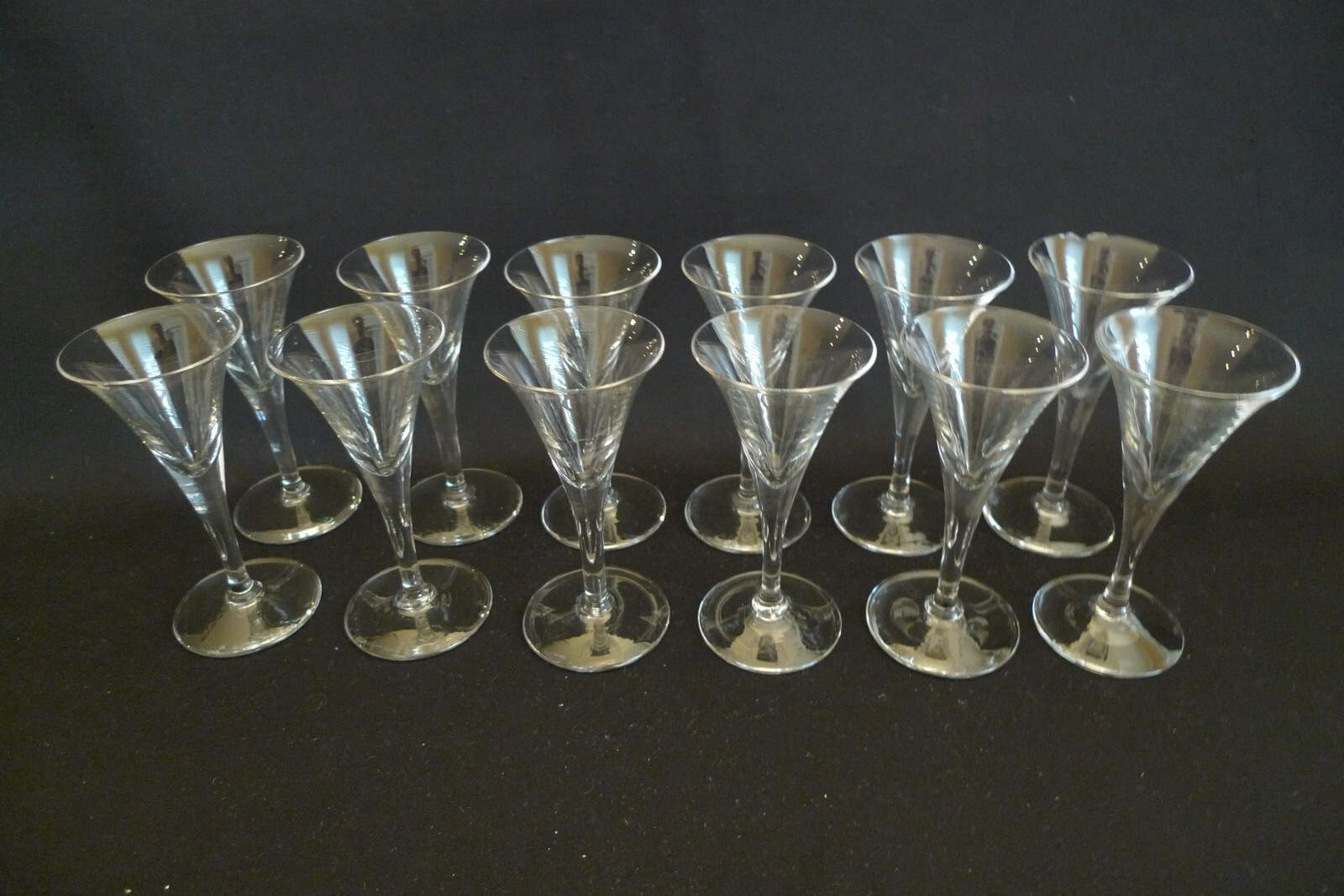 VINTAGE CLEAR GLASS CRYSTAL TRUMPET SHAPE SET (12) STEMMED CORDIAL GLASSES 1oz
