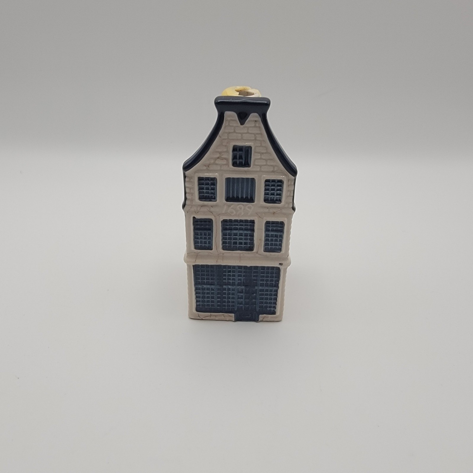 KLM Bols Blue Delft Dutch Canal House 11 Miniature Bottle 2011 Empty Vintage KLM Bols Blue Delft Dutch Canal House 11 Miniature Bottle 2011 Empty Vintage