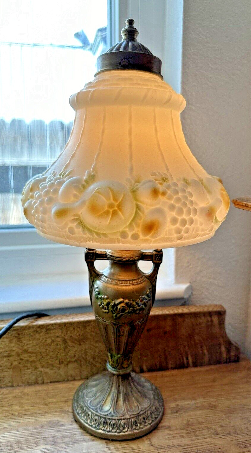 Antique ART NOUVEAU Boudoir Metal Bronze Color Lamp w/ Puffy Glass Shade