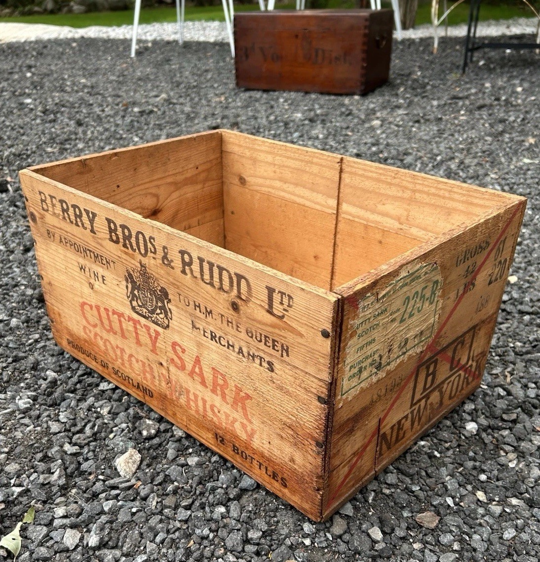 Vintage CUTTY SARK Scotch whisky Wooden Box - Clean W/ Affixed Tax Paper Label