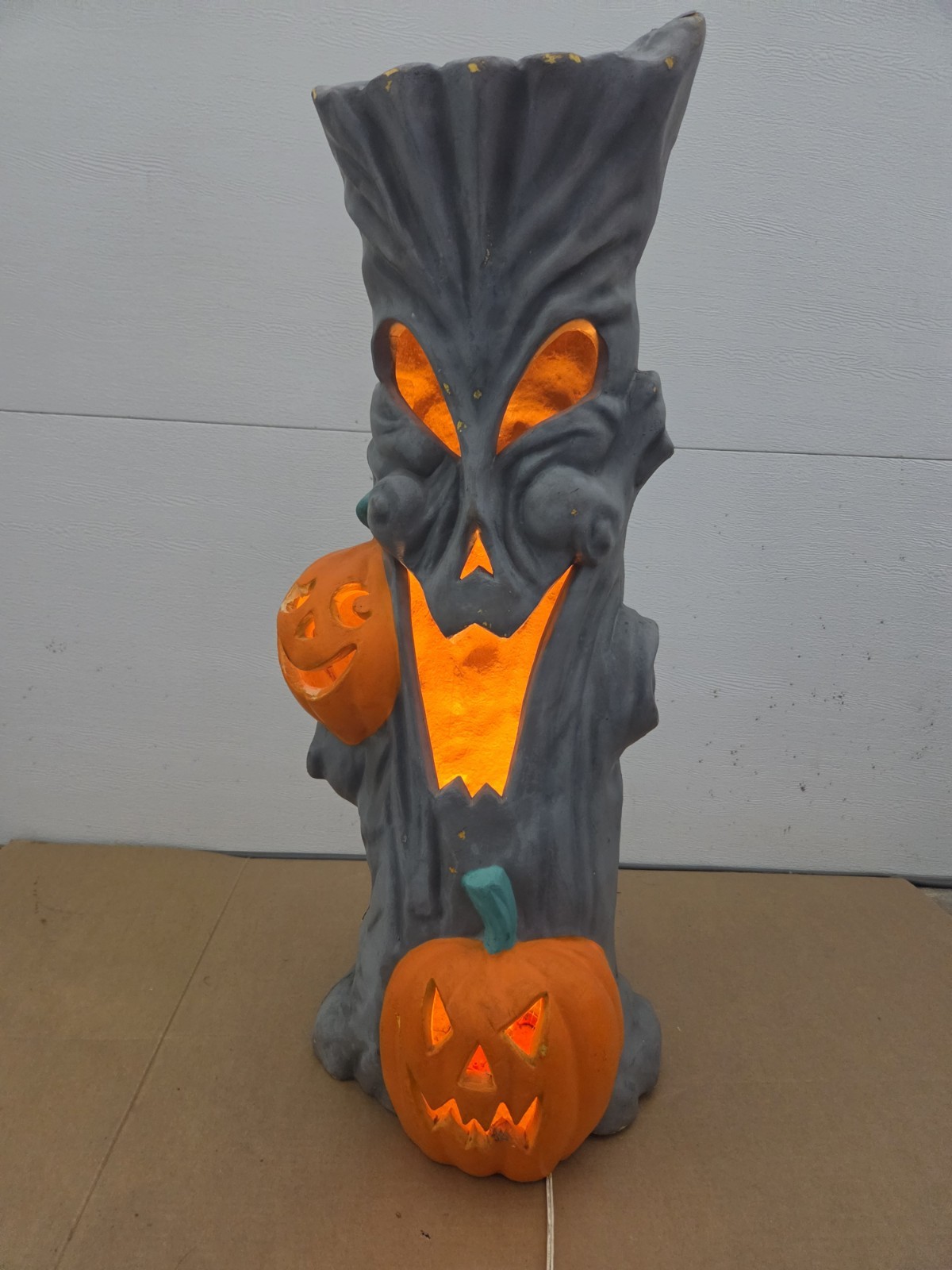Vintage Halloween Blow Mold Spooky Tree Lighted w/ Face Pumpkin J-O-L WORKS Vintage Halloween Blow Mold Spooky Tree Lighted w/ Face Pumpkin J-O-L WORKS