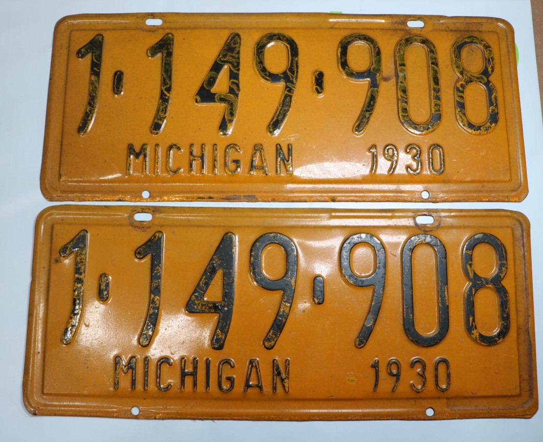 Vintage Michigan 1930 License Plate Pair Set   1-149-908    Original Paint