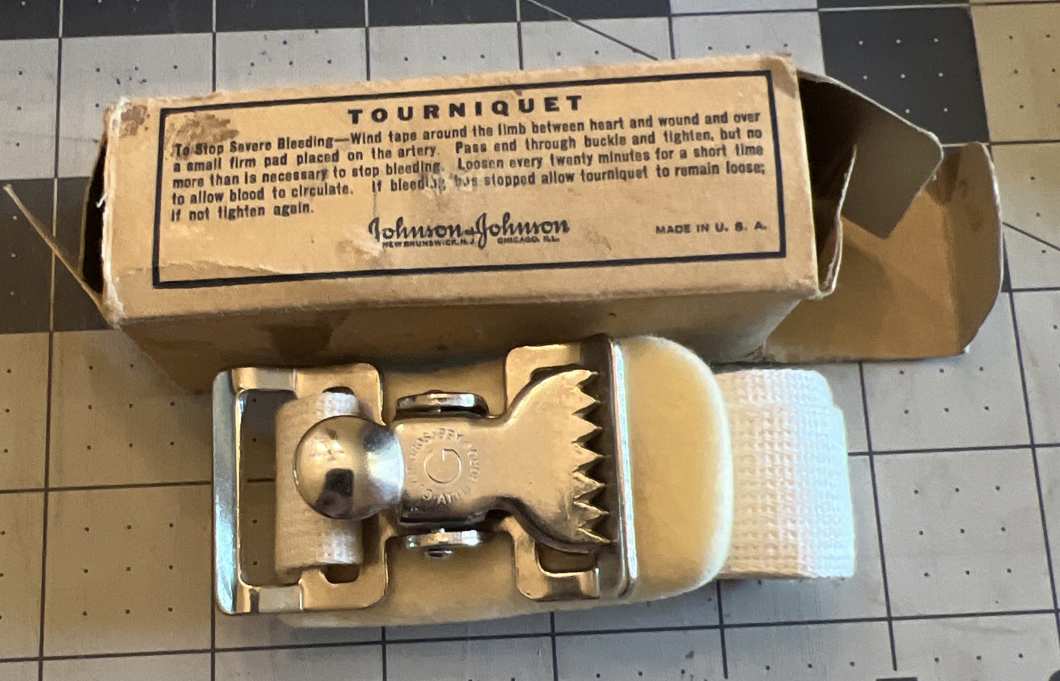 Vintage J&J First Aid Tourniquet Web Strap Alligator Buckle Boxed c1940s