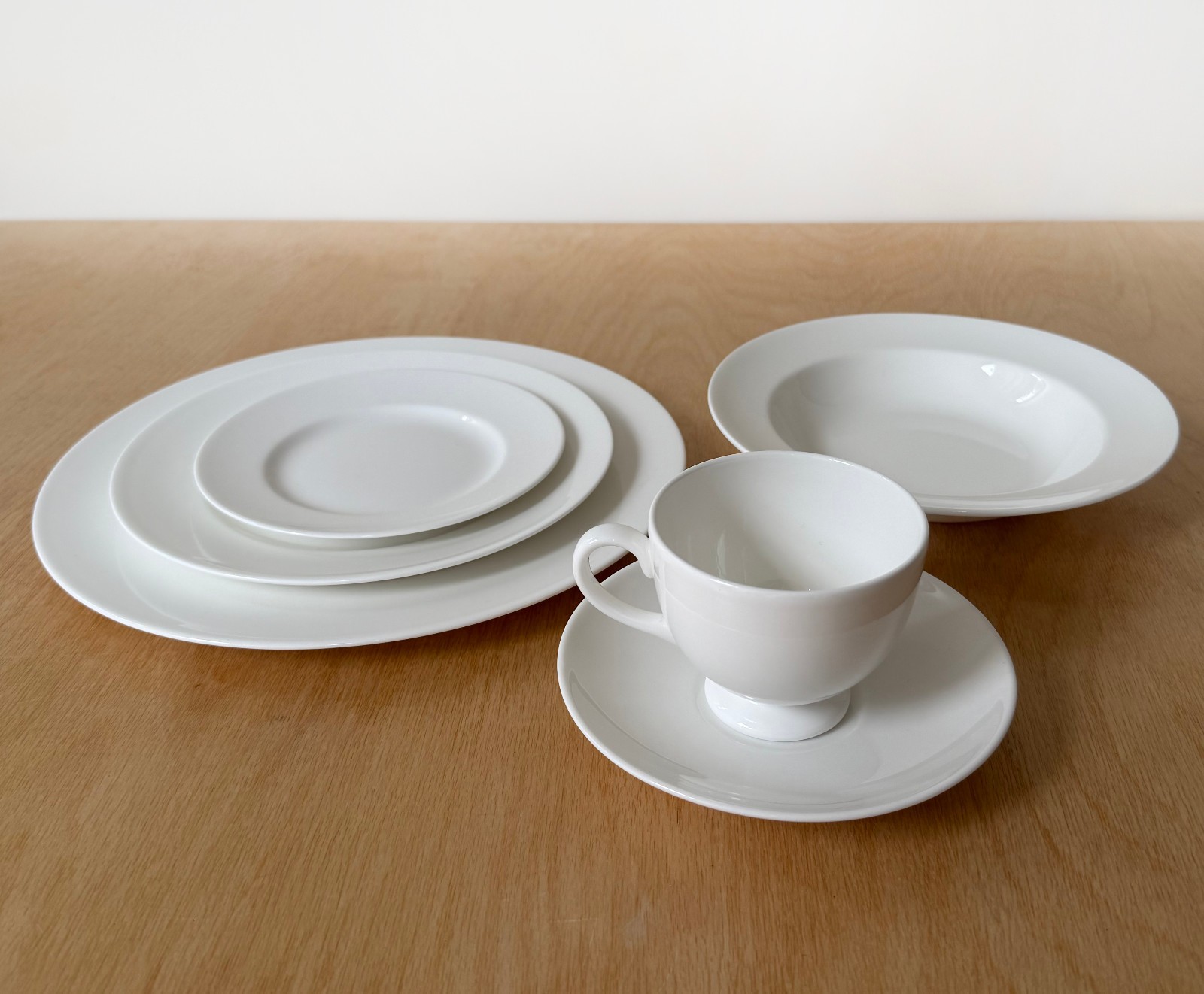 Vintage WEDGEWOOD WHITE Bone China 6-Pc Place Setting England PRISTINE Condition