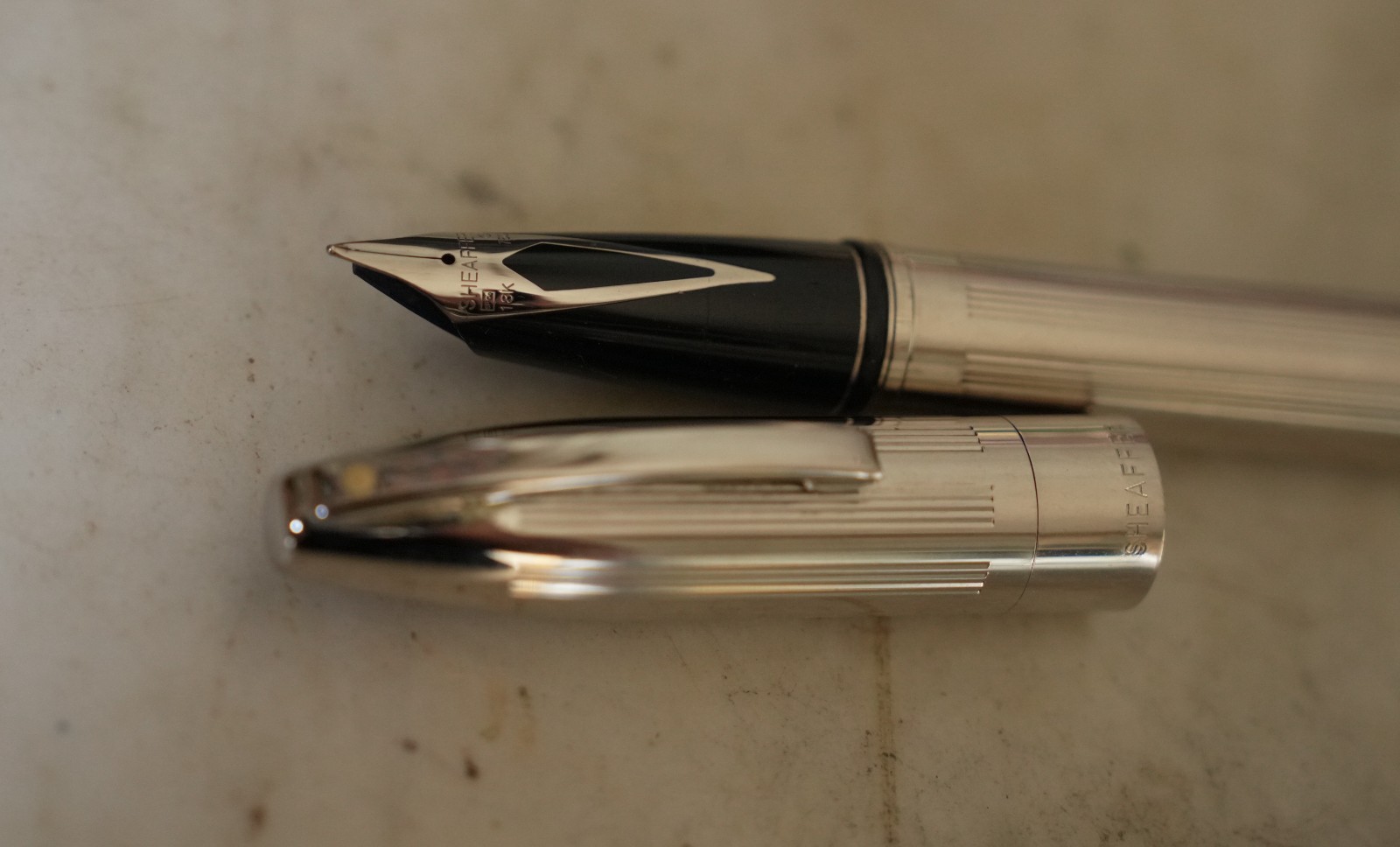 Sheaffer Legacy Heritage Metal Palladium Fountain Pen 18 Karat Solid Gold Nib