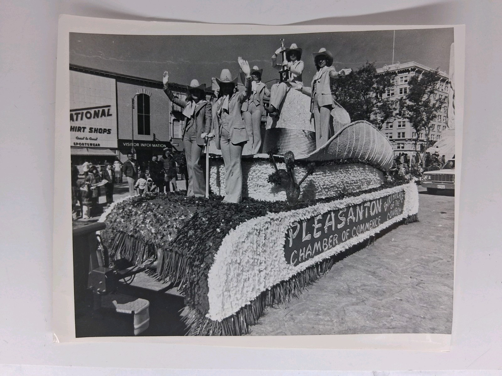 Vintage 1970s San Antonio Fiesta Parade Press Photo Pleasanton Chamber Float TX
