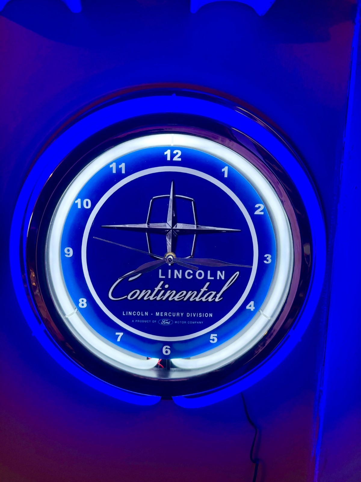 Lincoln Continental Motors Auto Garage Man Cave Neon Style Retro LED Clock Sign Lincoln Continental Motors Auto Garage Man Cave Neon Style Retro LED Clock Sign