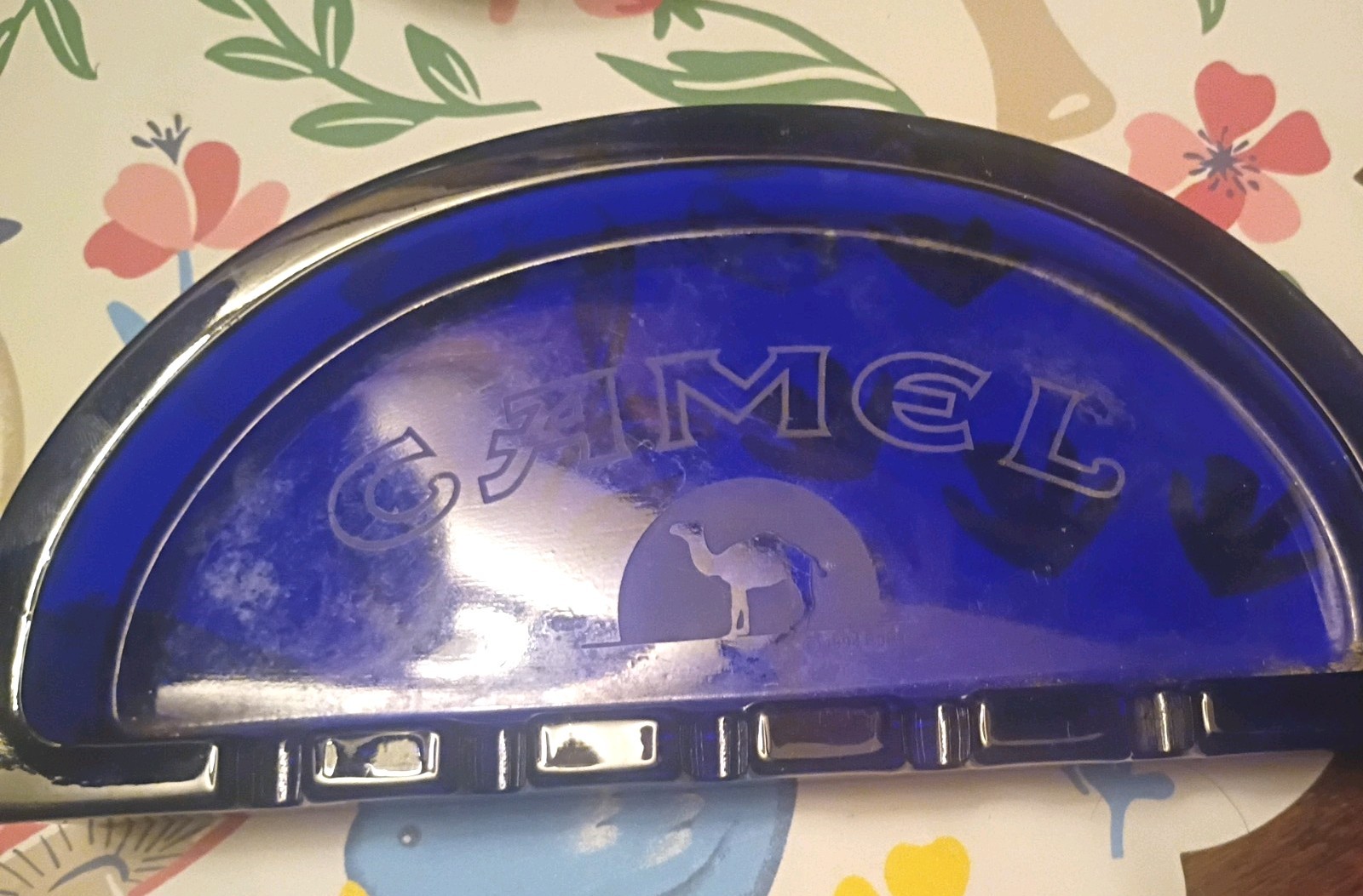 VINTAGE 1994 CAMEL CIGARETTE COBALT BLUE GLASS ASHTRAY-WITH CAMEL RARE VINTAGE 1994 CAMEL CIGARETTE COBALT BLUE GLASS ASHTRAY-WITH CAMEL RARE