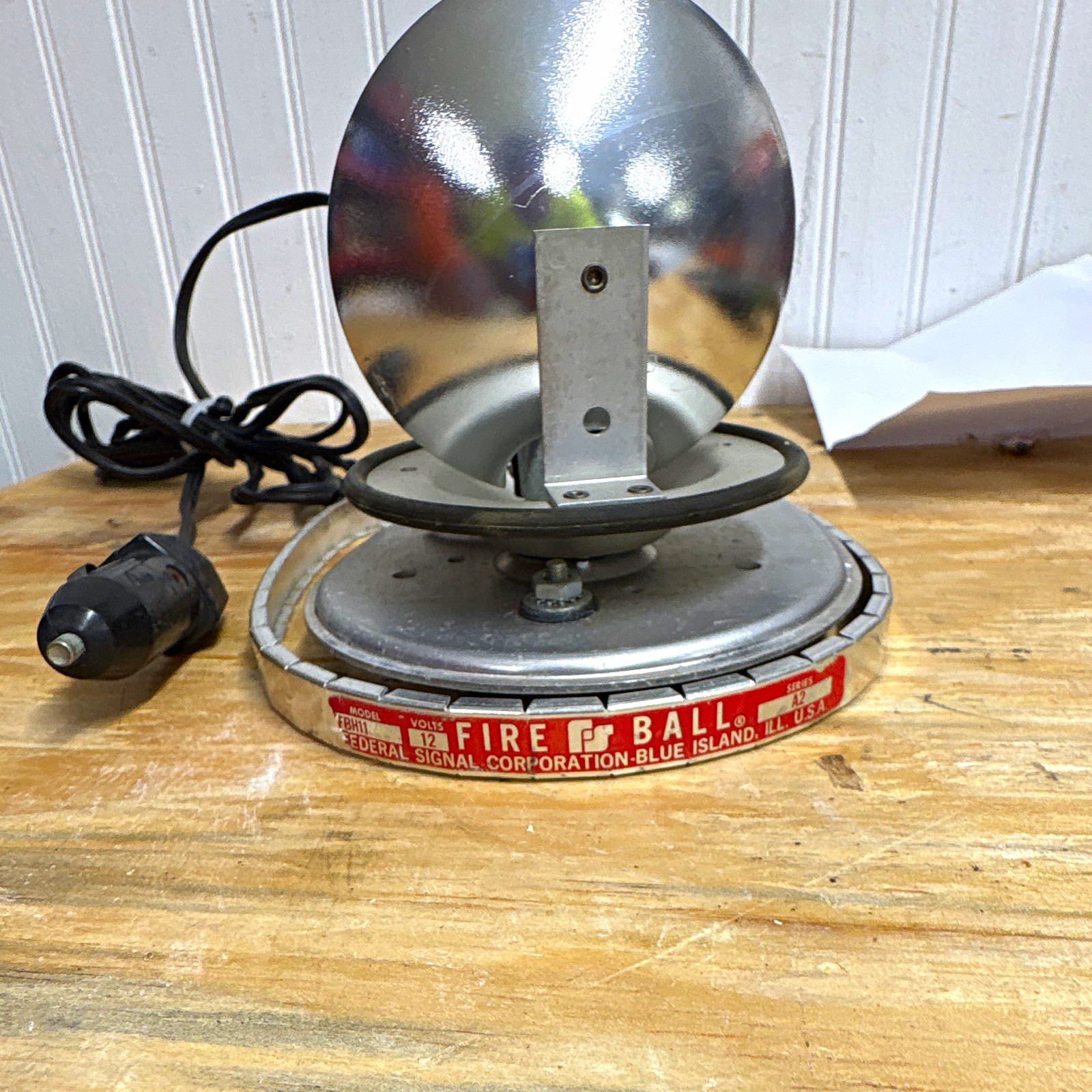 Federal Signal Fireball FBH1 12V  Beacon Light, vintage