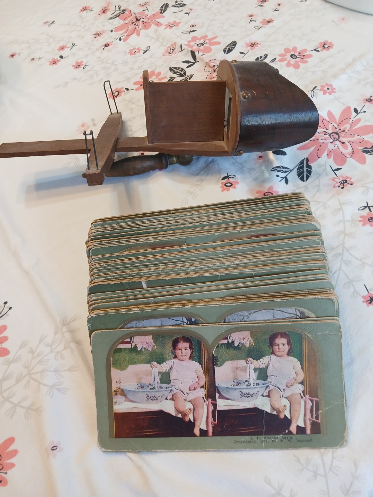 ANTIQUE H.C. WHITE STEROSCOPE & STEROGRAPHS