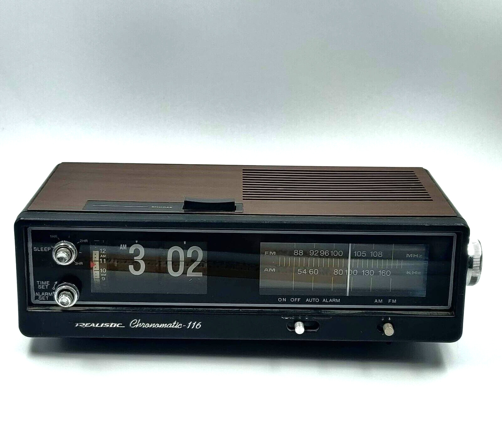 Vintage Realistic Clock Radio Chronomatic 116 Flip Clock AM/FM Radio Alarm Works