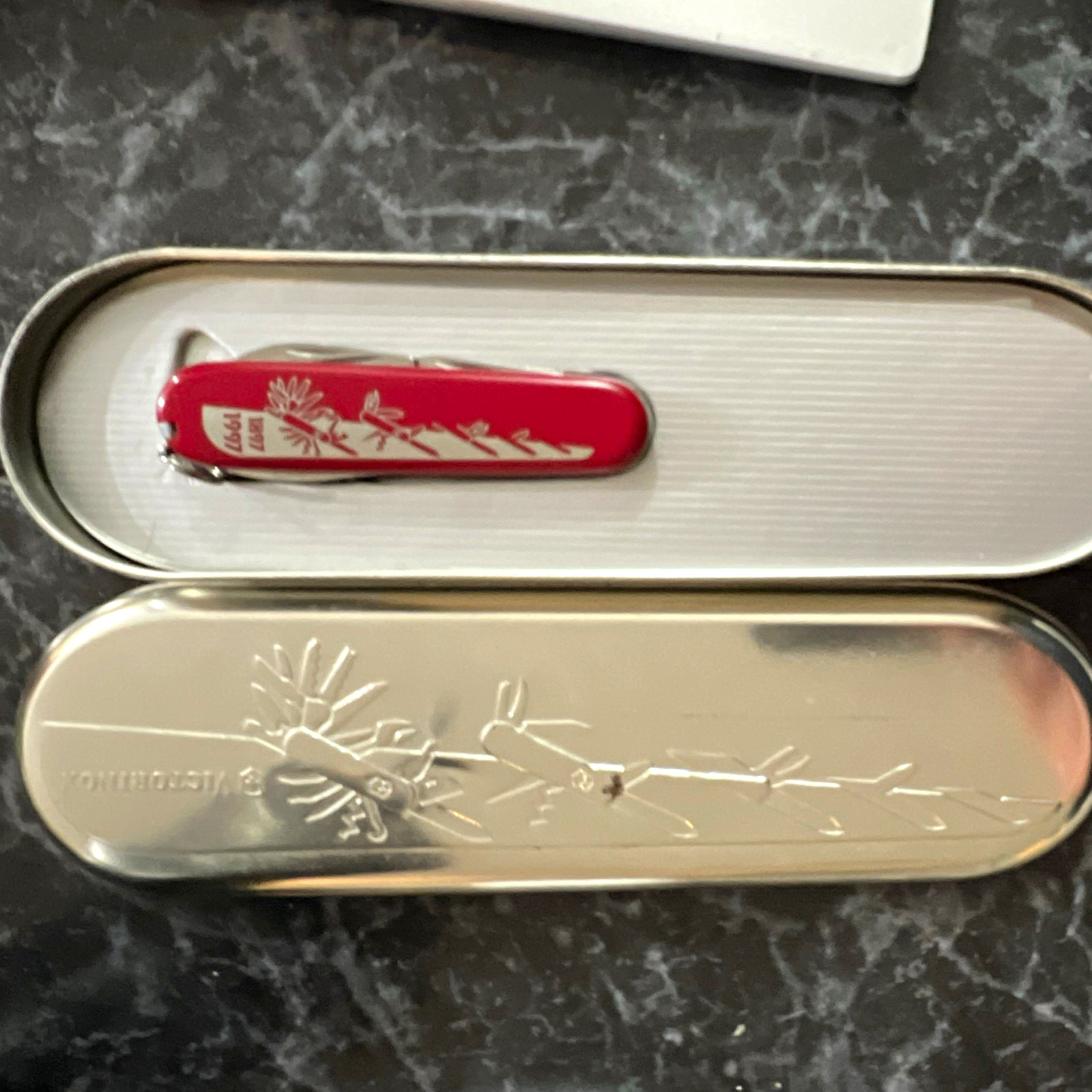 Victorinox Swiss Army Knife 1897-1997 100 Years Red 2-Blade Pen w/ Tin Victorinox Swiss Army Knife 1897-1997 100 Years Red 2-Blade Pen w/ Tin