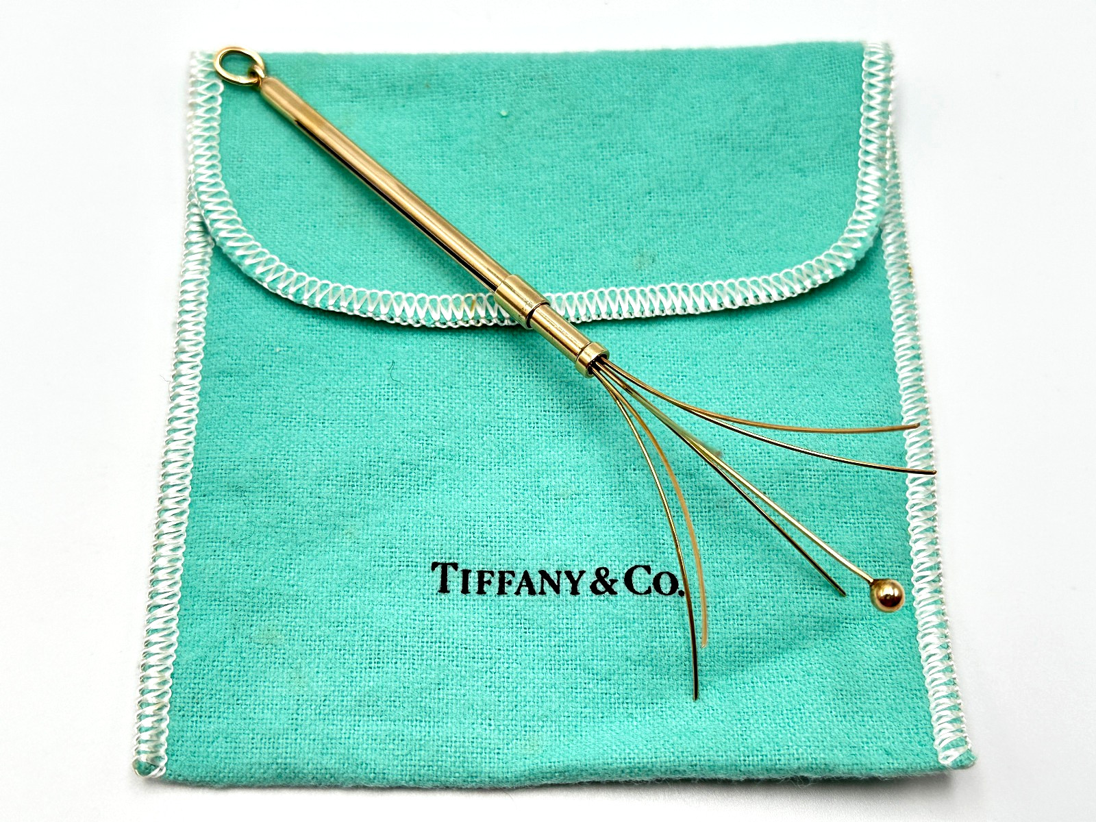 UNCOMMON VINTAGE TIFFANY & CO. SOLID 14K GOLD MARTINI SWIZZLE STICK PENDANT