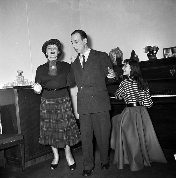 Raymond Bussieres Annette Poivre and Sophie Sel 1947 OLD PHOTO