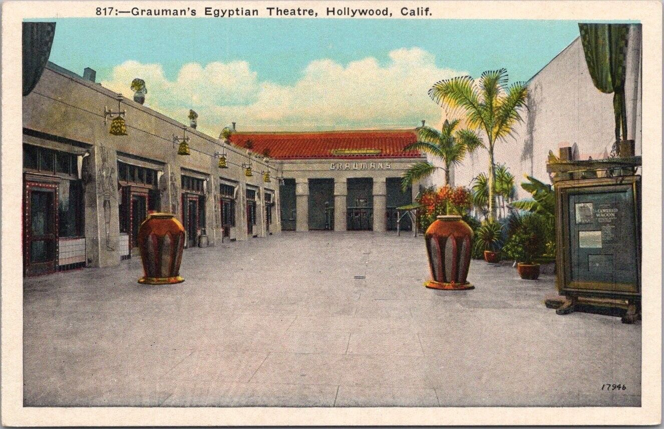 c1920s HOLLYWOOD, California Postcard GRAUMAN\'S EGYPTIAN THEATRE Courtyard View