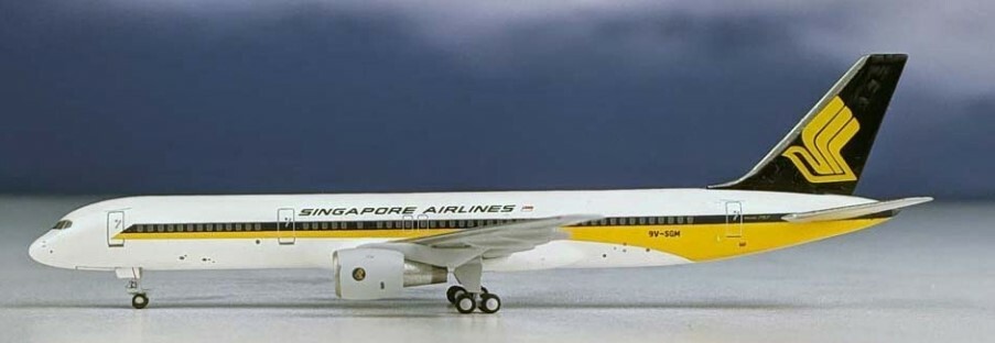 Aeroclassics AC419897 Singapore Airlines 757-200 9V-SGM Diecast 1/400 Jet Model