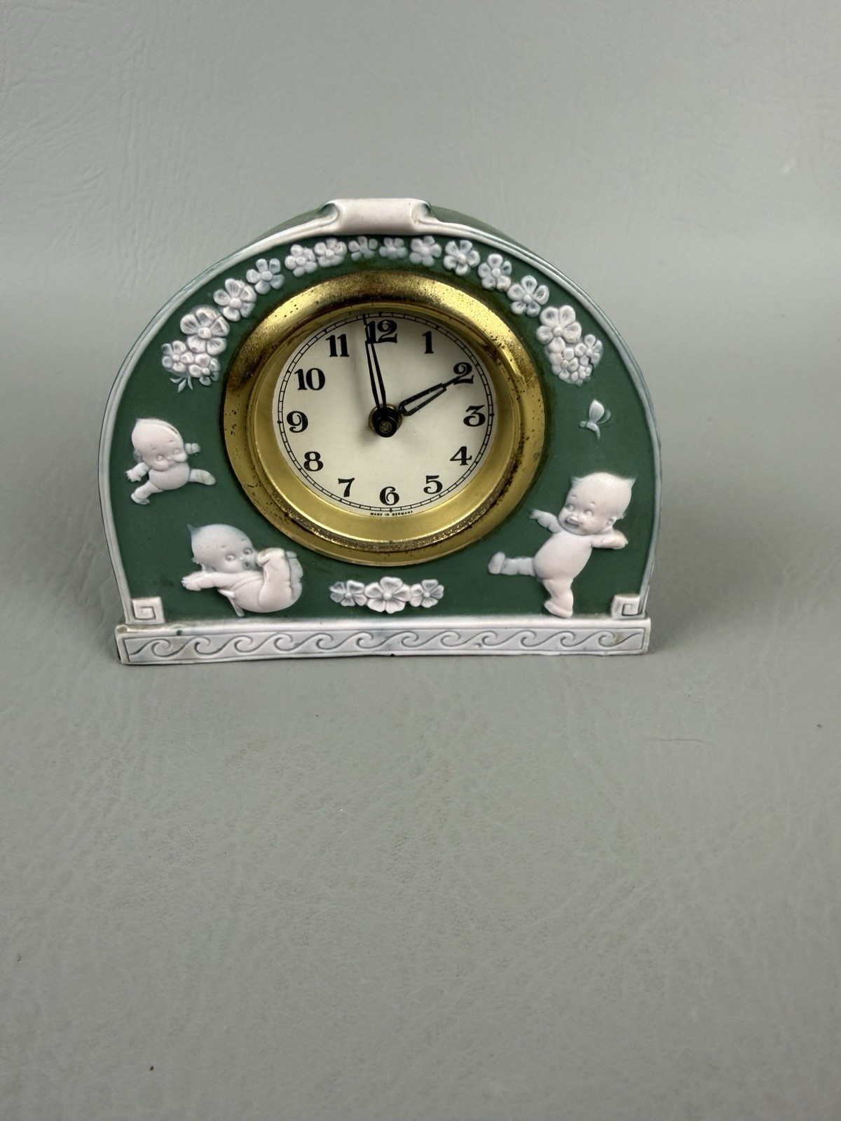 Rose O\'Neill Green & White Jasperware Kewpie Mantle Table Clock Germany