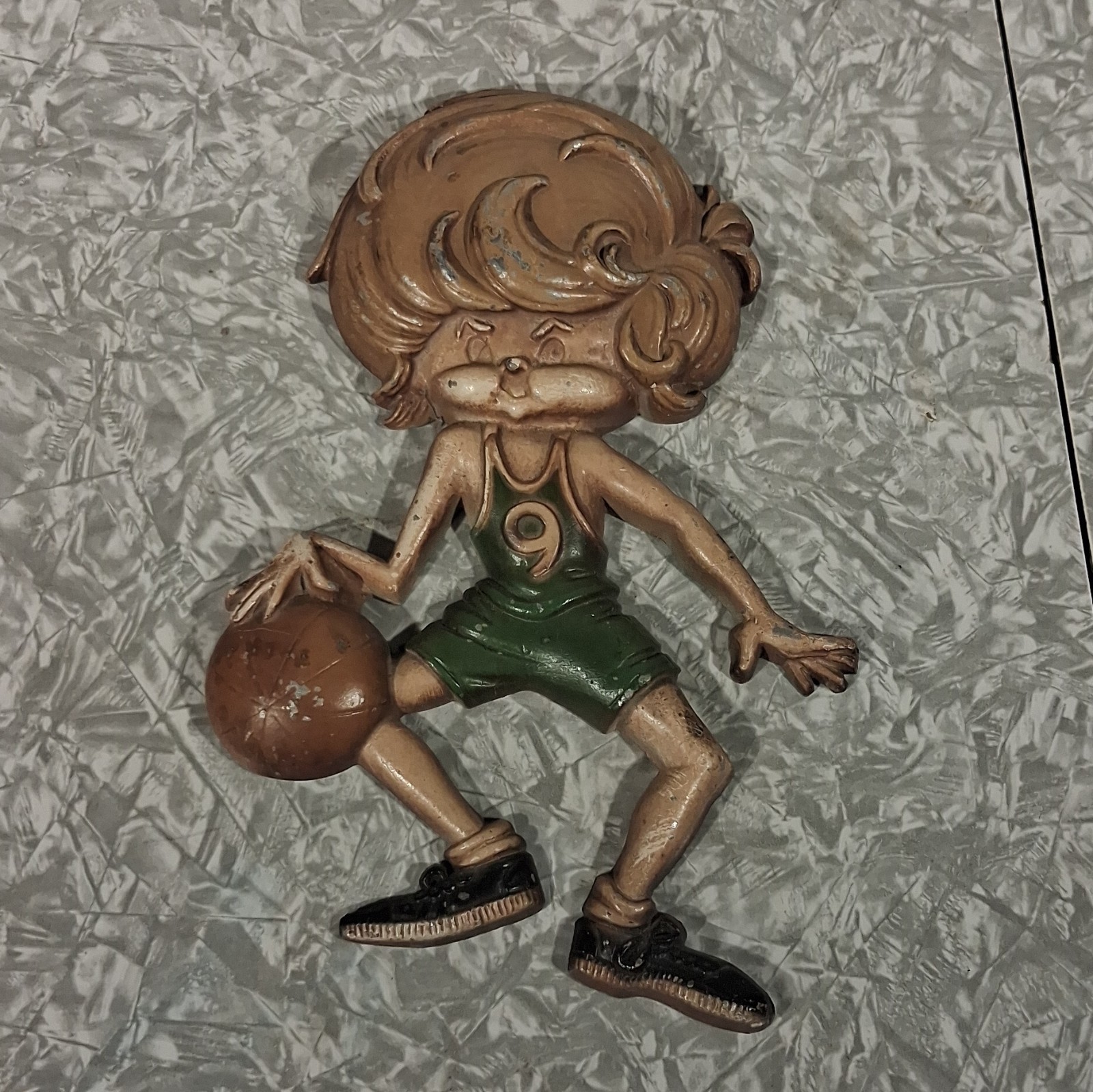 Vintage 1979 Sexton Cast Metal Boy Basketball Player Wall Plaque Vintage 1979 Sexton Cast Metal Boy Basketball Player Wall Plaque