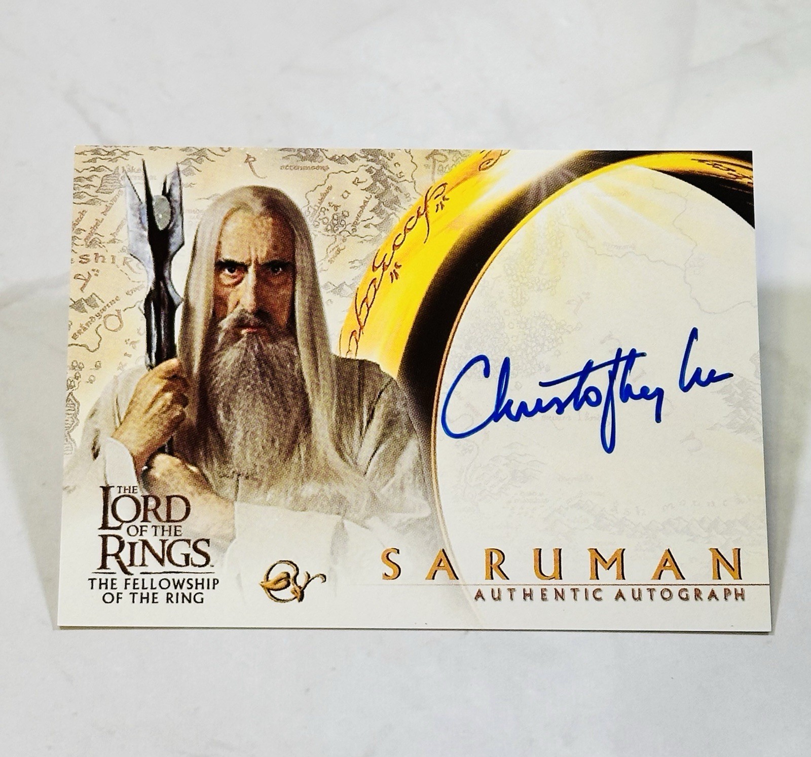 TOPPS 2001 LORD OF THE RINGS FELLOWSHIP - CHRISTOPHER LEE as SARUMAN  AUTO