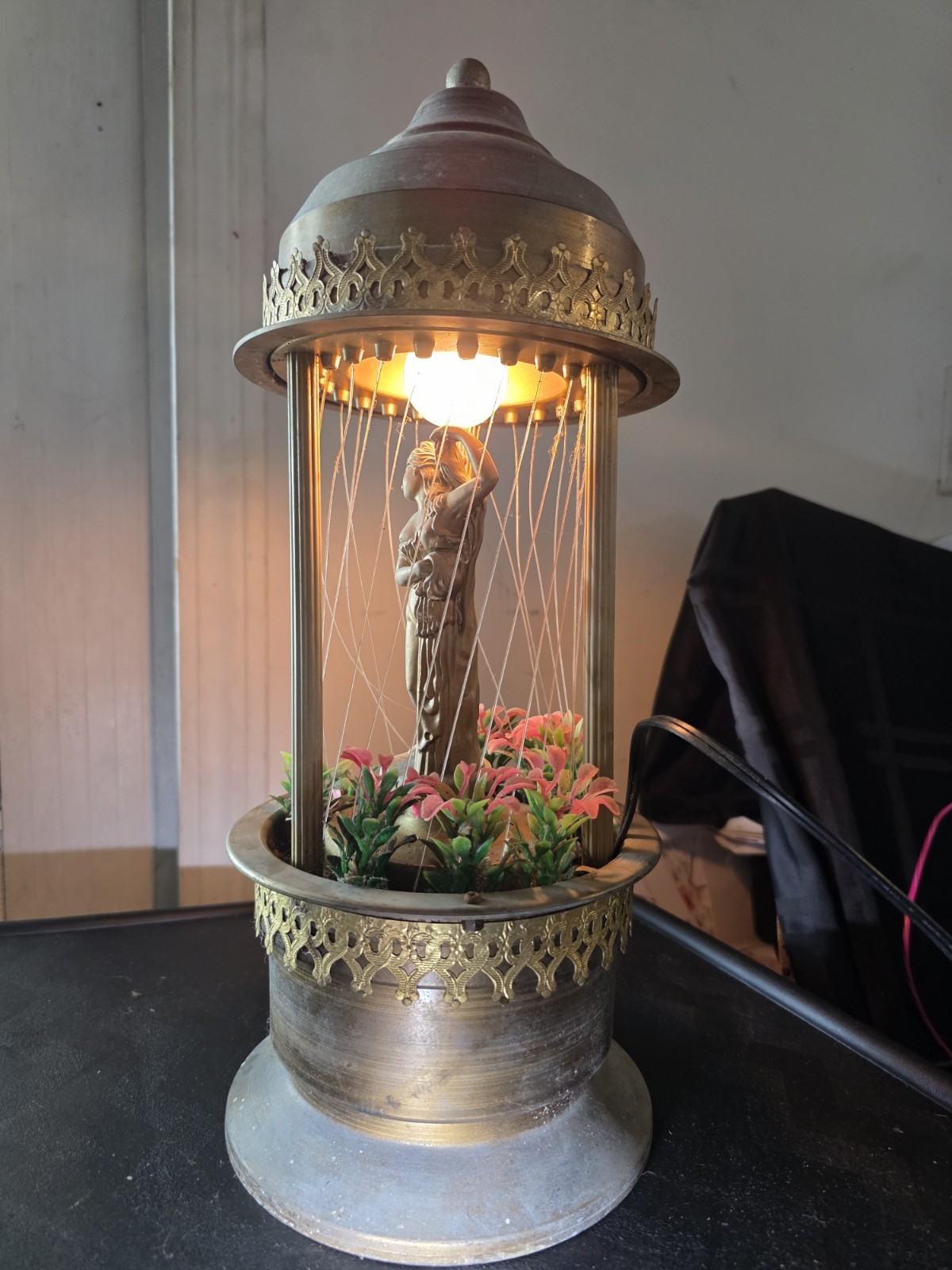 Vintage 1985 s Goddess Rain Oil Lamp 16